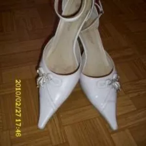 Продам очень классные туфельки для красавицы-невесты.