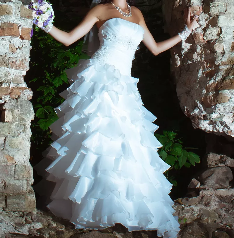 Очаровательное свадебное платье 2
