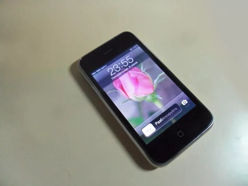 Продам почти новый Apple iPhone 3GS 5