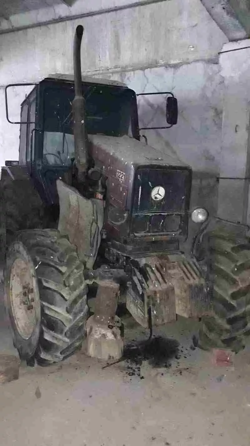 Трактор МТЗ-1221 разукомплектованный