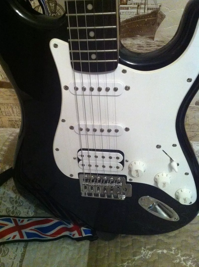 Fender Squier Bullet Strat электрогитара 2